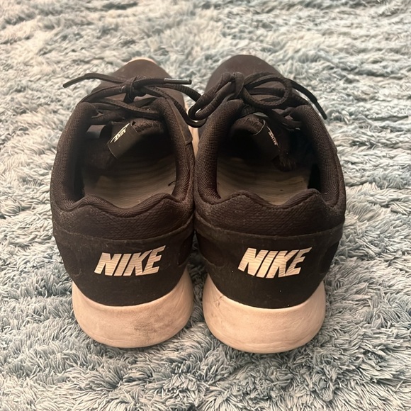 Nike black running sneakers, women’s size 7 - Picture 4 of 4